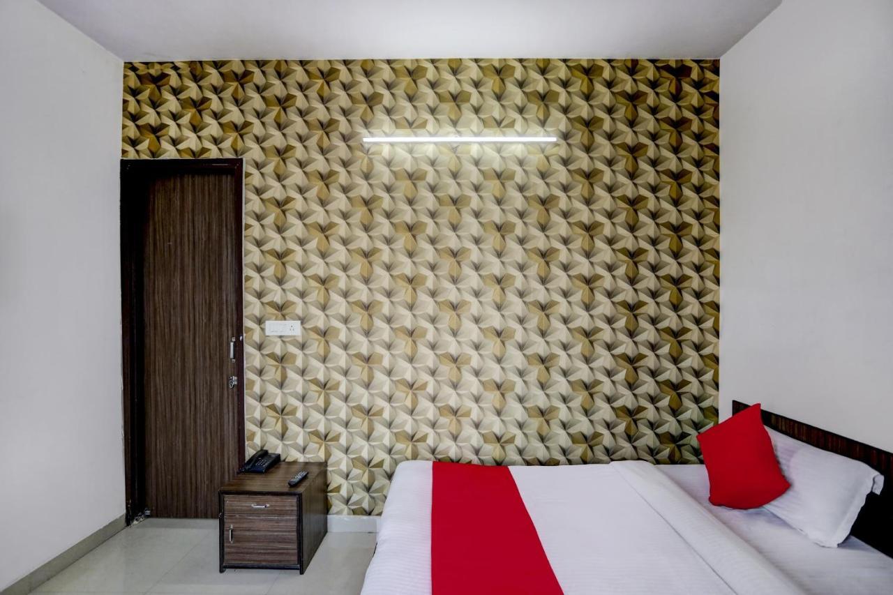 Hotel O Blissbourn Neu-Delhi Exterior foto